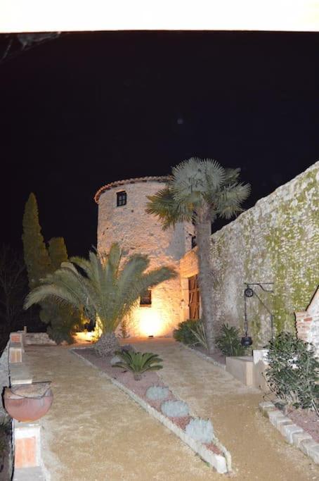 Tour Medievale Fortifiee Entierement Restaure Saint-Sever  Exterior foto